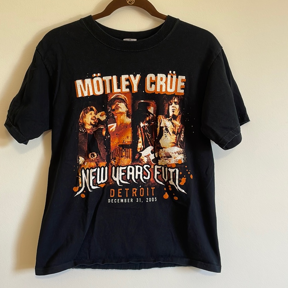 Y2K Motley Crue New Years Evil T-Shirt Black Orange Medium Short Sleeve 2005